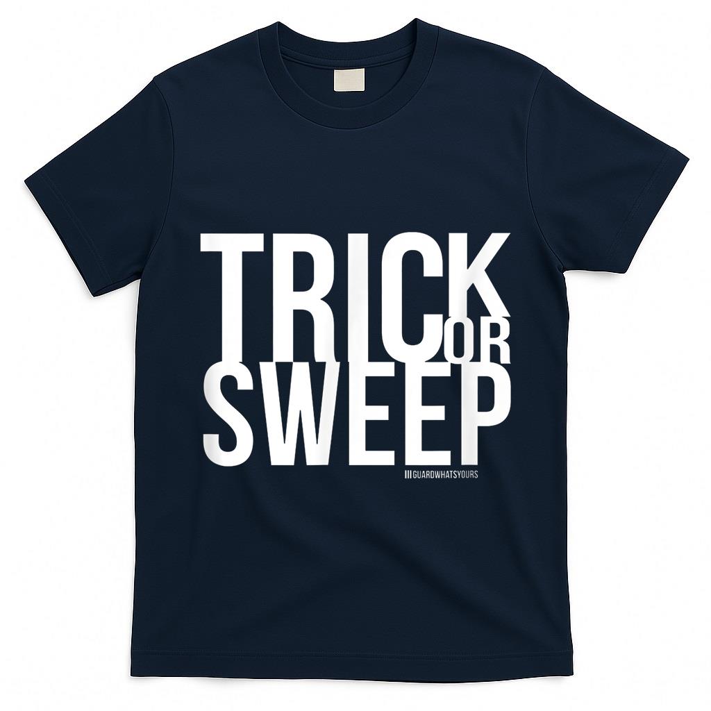 Jiu Jitsu Halloween BJJ Trick or Sweep Funny Trick or Treat T-Shirt