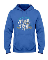 TRICK OR TREAT cool retro horror style spooky Halloween design Classic T-Shirt