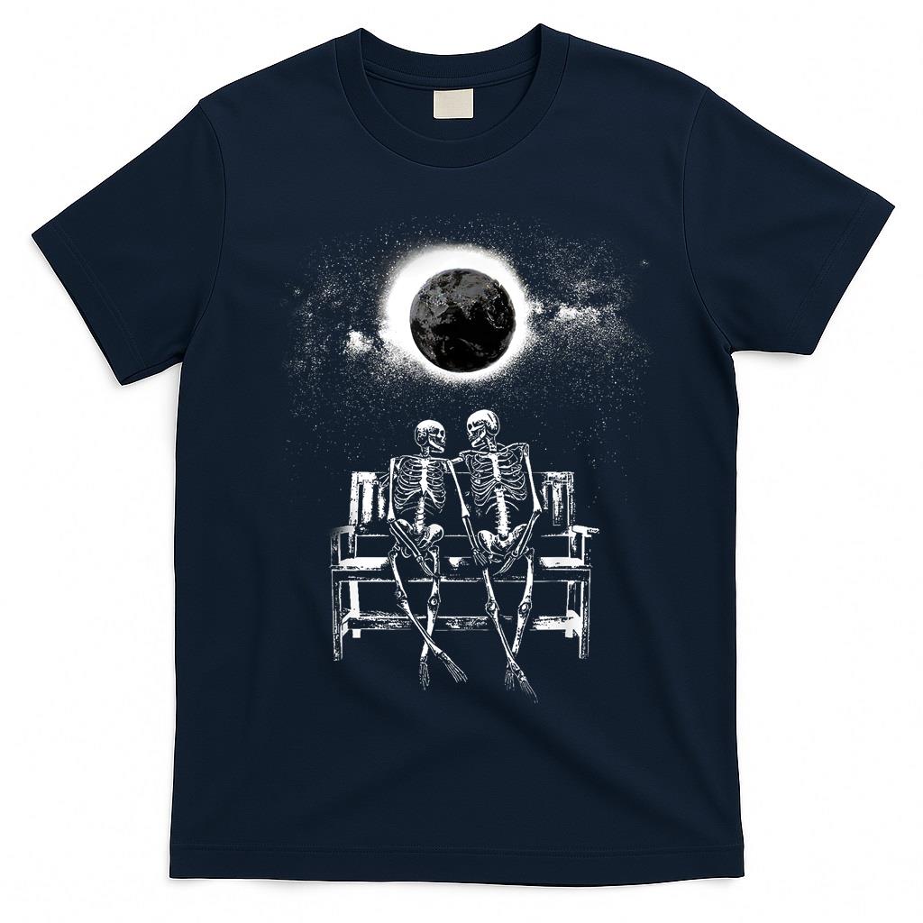 Funny Skeleton Couple Scary Horror Halloween Trick Or Treat T-Shirt