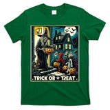 Vintage Halloween Trick or Treat Night - Spooky Retro Art Classic T-Shirt