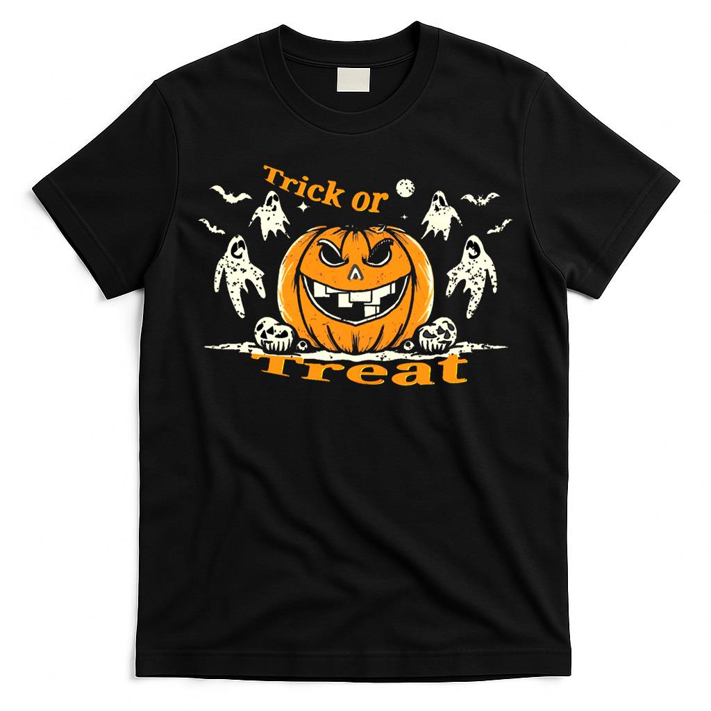 halloween pumpkin with ghosts, bats and text Trick or Treat Oversized T-Shirt