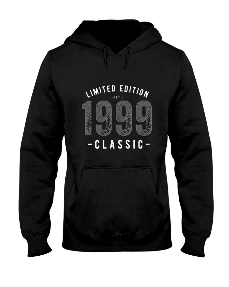 Retro Nostalgia - Born in 1999 Classic Retro Vintage Nostalgia Birthday T-Shirt