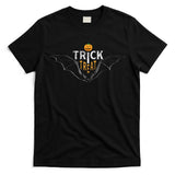 Track or Treat pumpkin and bat for halloween festival. Premium T-Shirt