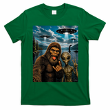 Bigfoot Alien Selfie Rock On Peace Sign UFO Sasquatch T-Shirt - Irish Green