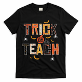 Trick Or Teach Retro Halloween Teacher Women Costume T-Shirt - Black