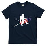 Men  Bigfoot Fireworks 4th of July American Flag US T-Shirt