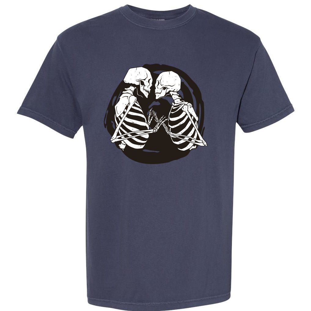 Kissing Skeletons In Love Garment-Dyed Heavyweight T-Shirt