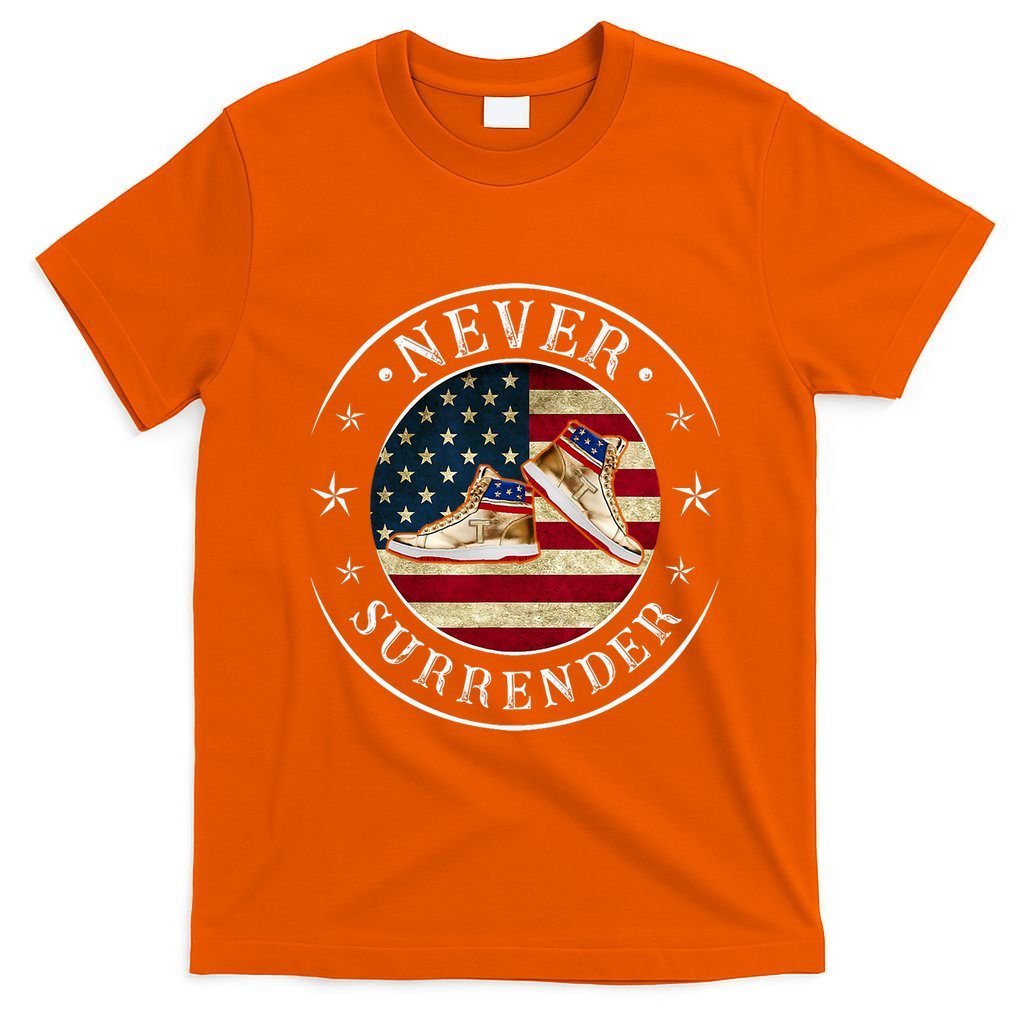 Never Surrender Gold Sneaker Donald Trump 4th Of July Gift T-Shirt
